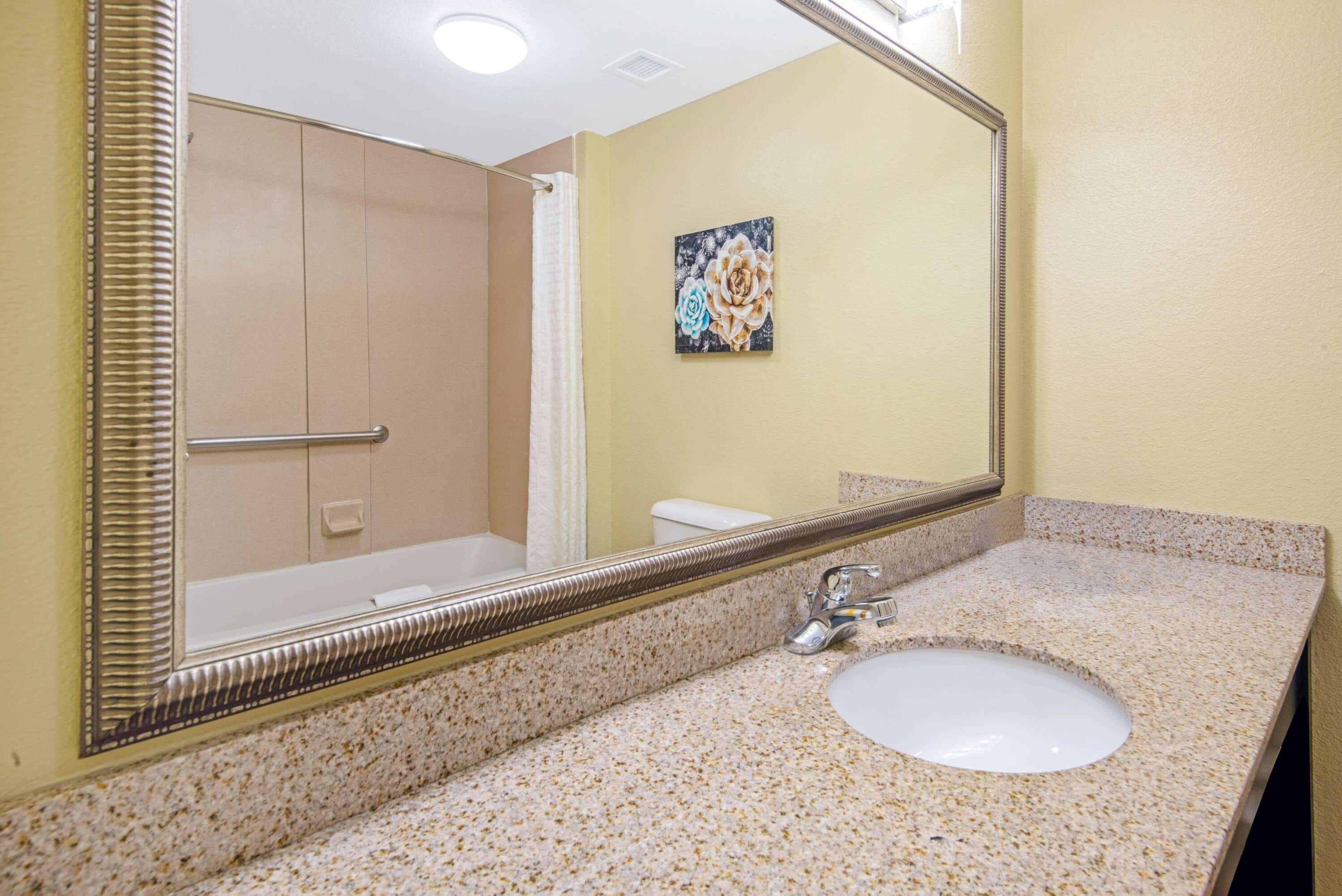 La Quinta By Wyndham Lawton / Fort Sill Exterior photo
